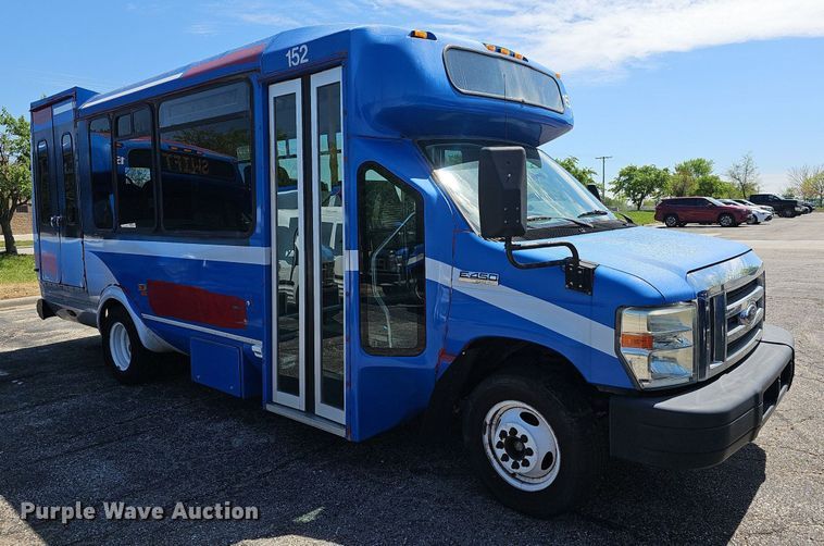 image for item DM1629 2011 Eldorado National shuttle bus