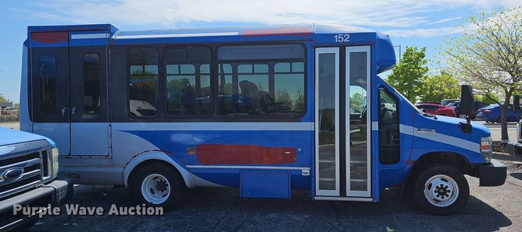 image for item DM1629 2011 Eldorado National shuttle bus