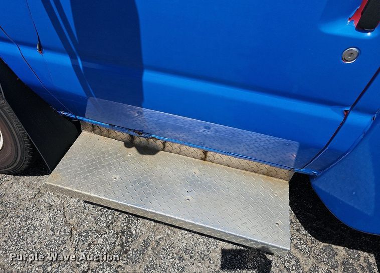 image for item DM1629 2011 Eldorado National shuttle bus