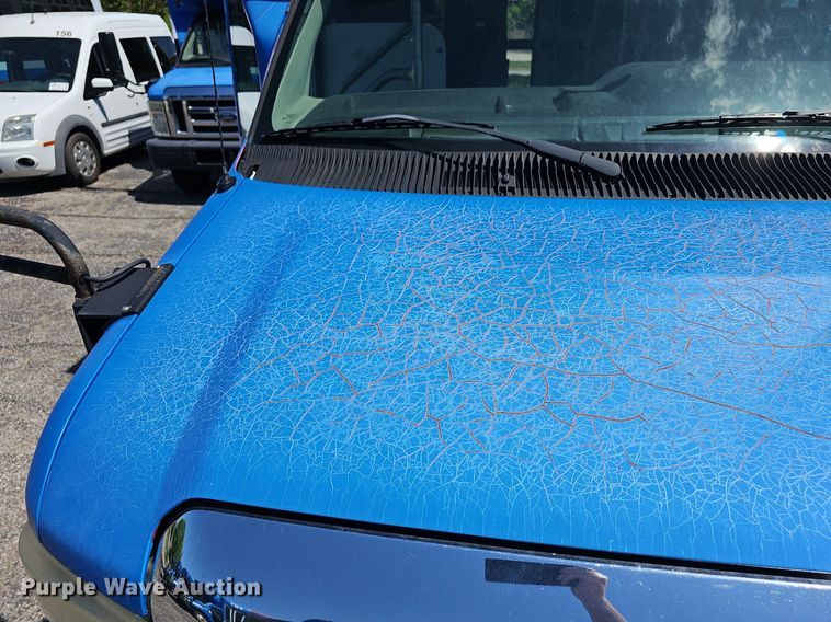 image for item DM1629 2011 Eldorado National shuttle bus