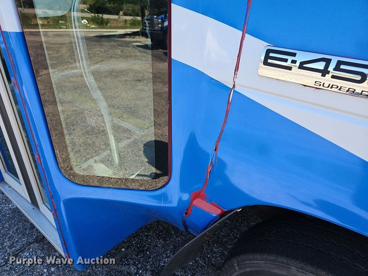 image for item DM1629 2011 Eldorado National shuttle bus