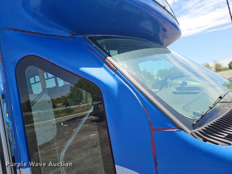 image for item DM1629 2011 Eldorado National shuttle bus