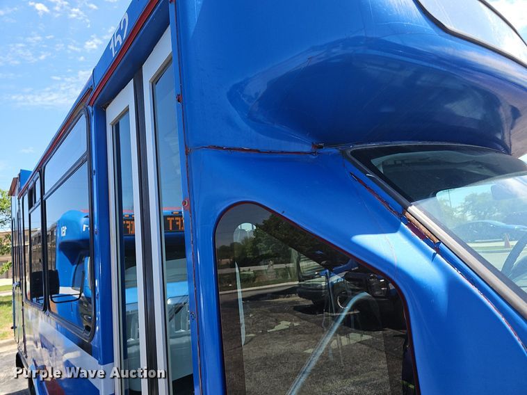 image for item DM1629 2011 Eldorado National shuttle bus