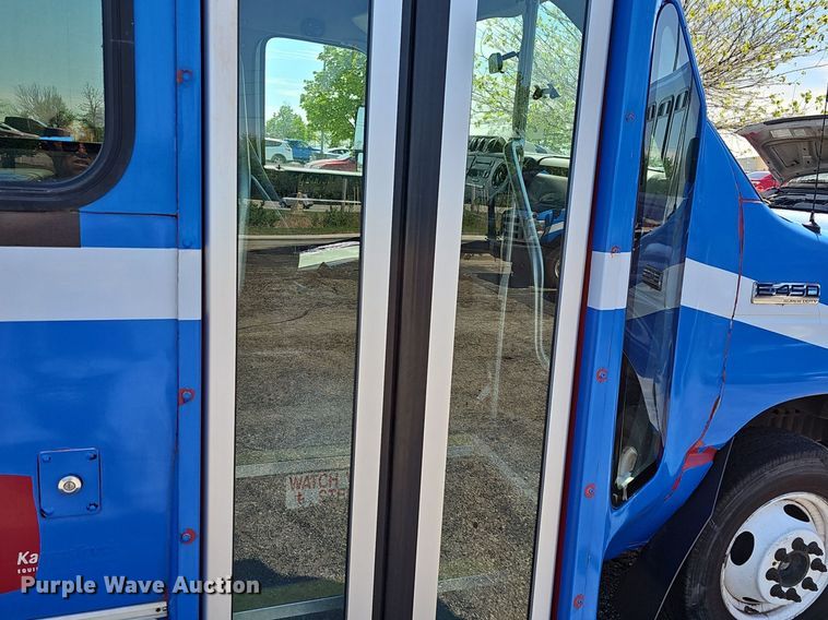 image for item DM1629 2011 Eldorado National shuttle bus