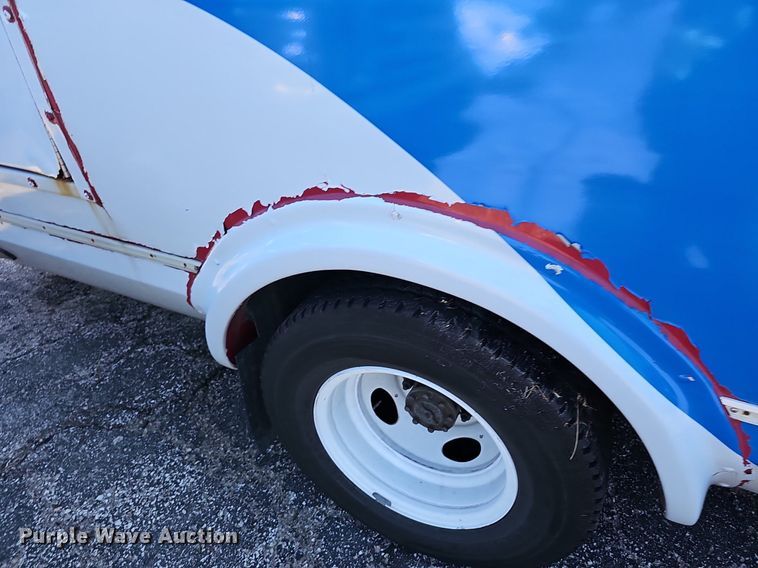 image for item DM1629 2011 Eldorado National shuttle bus