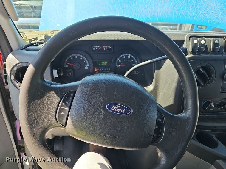 image for item DM1629 2011 Eldorado National shuttle bus