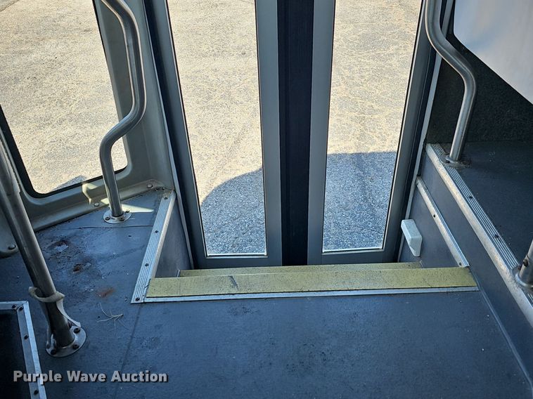 image for item DM1629 2011 Eldorado National shuttle bus