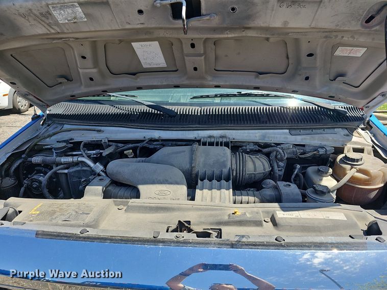 image for item DM1629 2011 Eldorado National shuttle bus