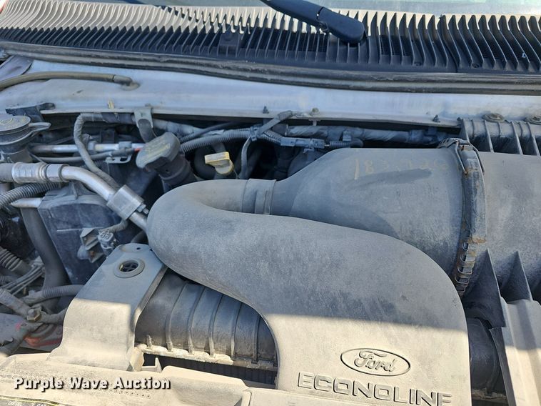 image for item DM1629 2011 Eldorado National shuttle bus