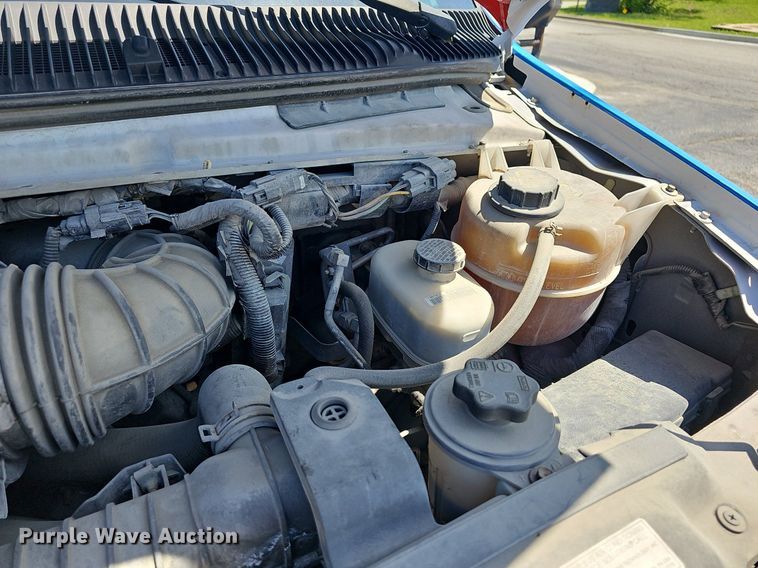 image for item DM1629 2011 Eldorado National shuttle bus