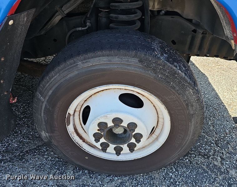 image for item DM1629 2011 Eldorado National shuttle bus