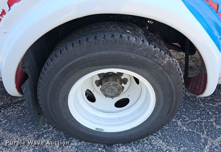 image for item DM1629 2011 Eldorado National shuttle bus