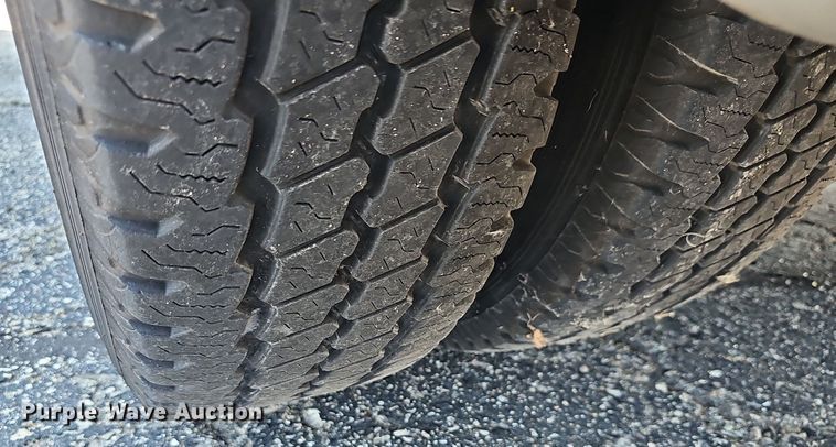 image for item DM1629 2011 Eldorado National shuttle bus