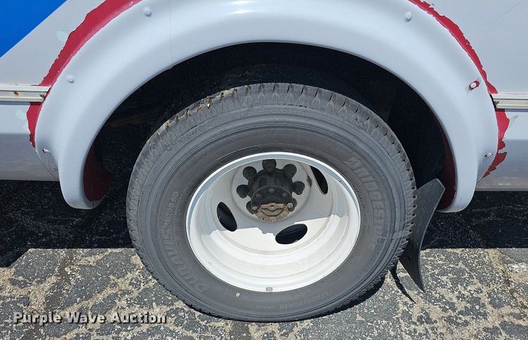 image for item DM1629 2011 Eldorado National shuttle bus