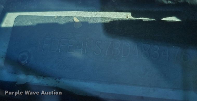 image for item DM1629 2011 Eldorado National shuttle bus