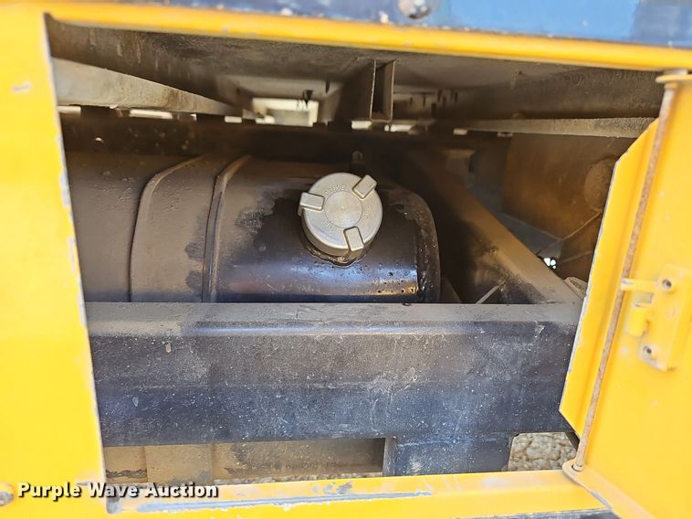 image for item DM1637 2005 IC CE300 school bus