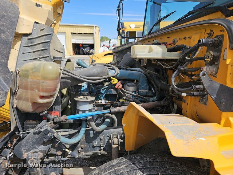 image for item DM1637 2005 IC CE300 school bus