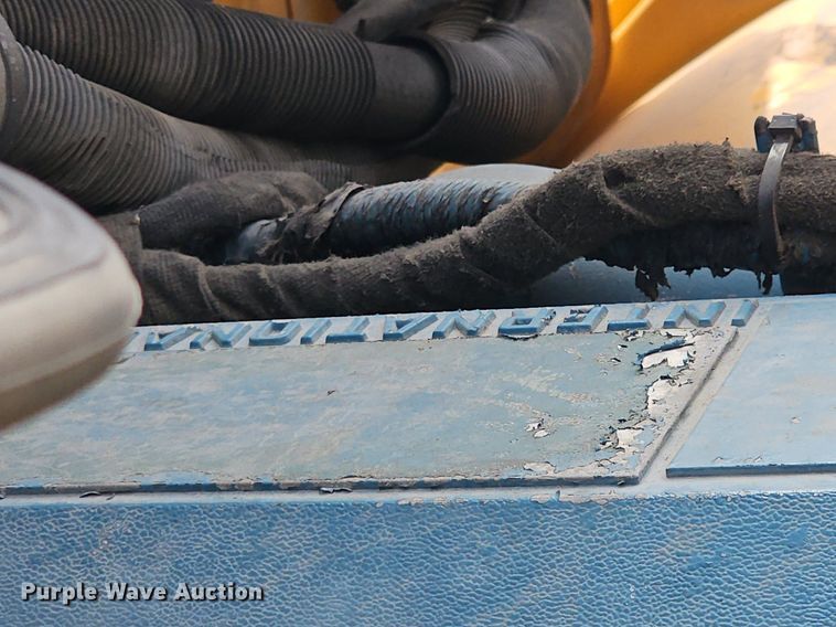 image for item DM1637 2005 IC CE300 school bus