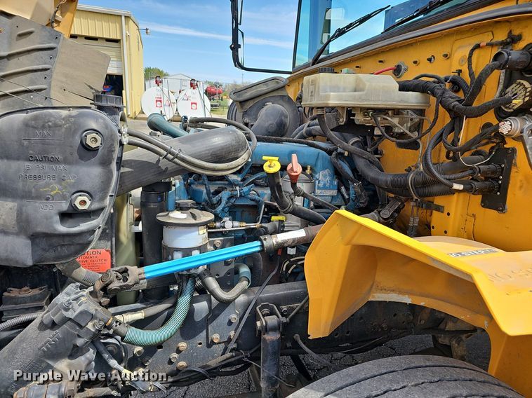 image for item DM1638 2005 IC CE300 school bus