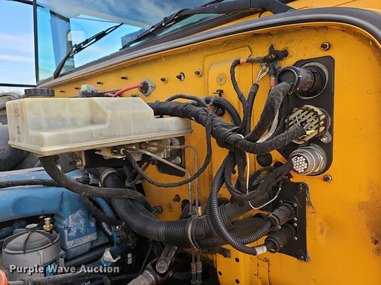 image for item DM1638 2005 IC CE300 school bus