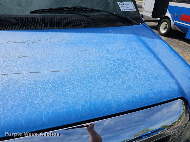 image for item DM1649 2012 Ford E450 Super Duty  shuttle bus