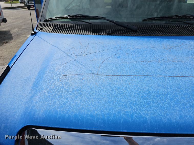 image for item DM1649 2012 Ford E450 Super Duty  shuttle bus