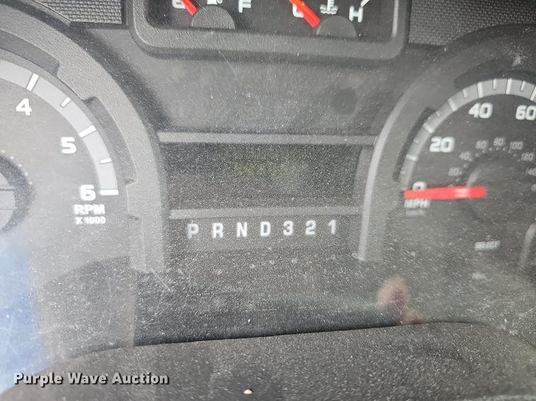 image for item DM1649 2012 Ford E450 Super Duty  shuttle bus