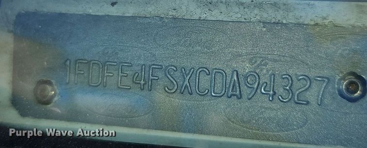 image for item DM1649 2012 Ford E450 Super Duty  shuttle bus