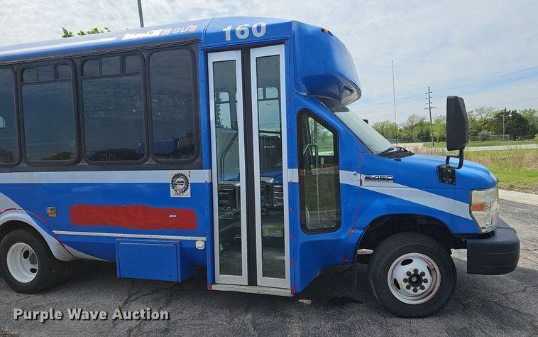 image for item DM1650 2014 Eldorado National Aerotech Ford 220 shuttle bus