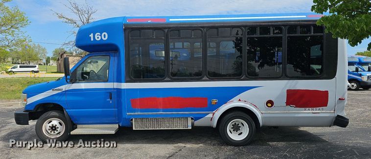 image for item DM1650 2014 Eldorado National Aerotech Ford 220 shuttle bus