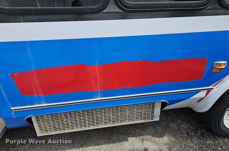 image for item DM1650 2014 Eldorado National Aerotech Ford 220 shuttle bus