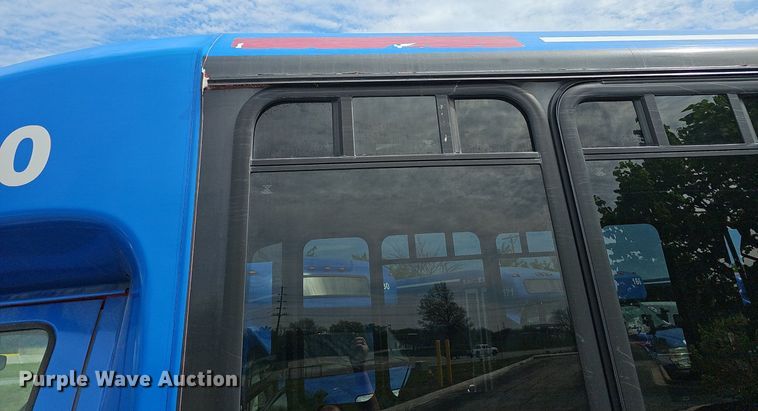 image for item DM1650 2014 Eldorado National Aerotech Ford 220 shuttle bus