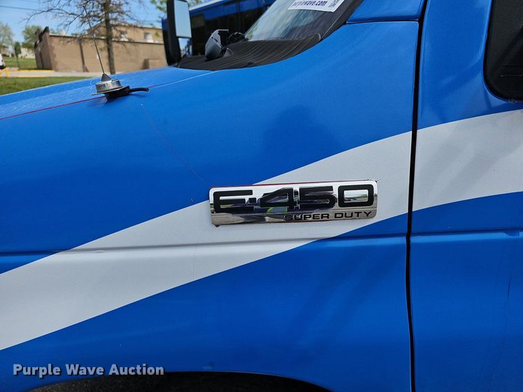 image for item DM1650 2014 Eldorado National Aerotech Ford 220 shuttle bus