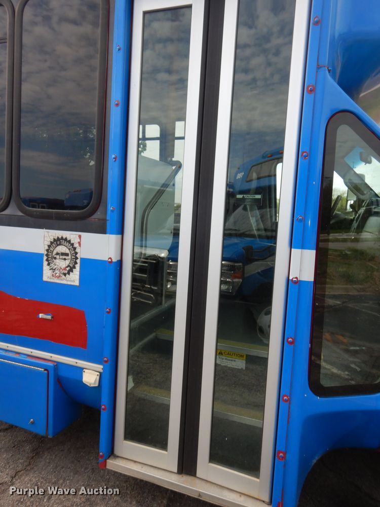 image for item DM1650 2014 Eldorado National Aerotech Ford 220 shuttle bus