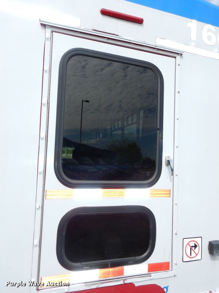 image for item DM1650 2014 Eldorado National Aerotech Ford 220 shuttle bus