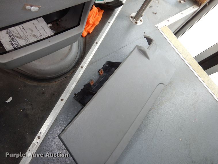 image for item DM1650 2014 Eldorado National Aerotech Ford 220 shuttle bus