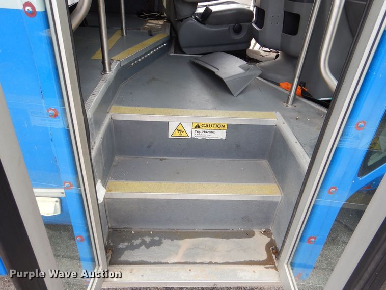 image for item DM1650 2014 Eldorado National Aerotech Ford 220 shuttle bus