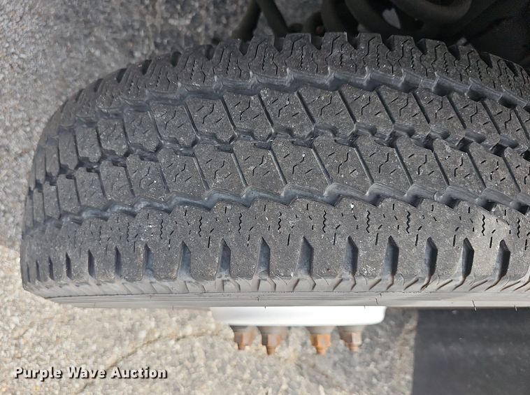 image for item DM1650 2014 Eldorado National Aerotech Ford 220 shuttle bus