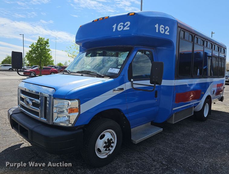 image for item DM1651 2014 Eldorado National Aerotech Ford 220 shuttle bus