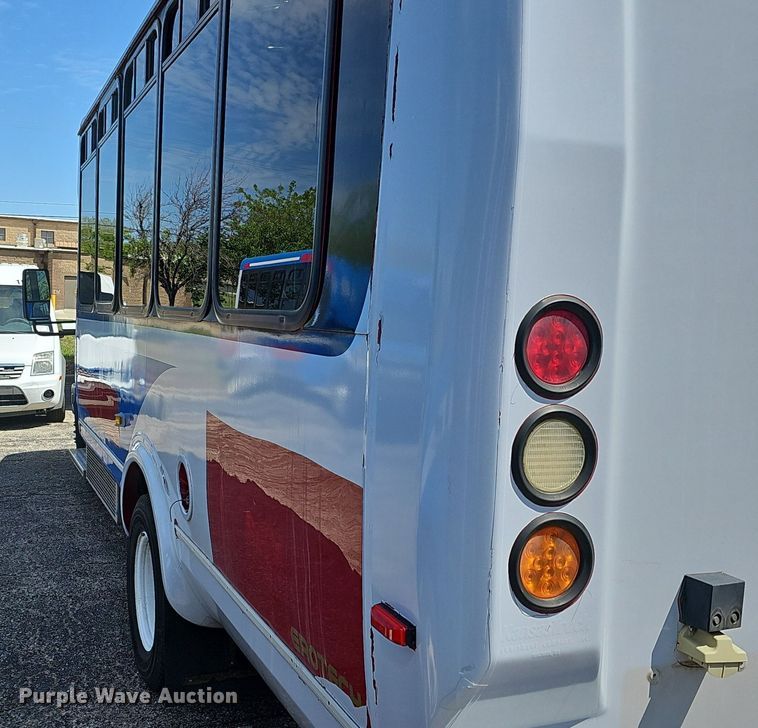 image for item DM1651 2014 Eldorado National Aerotech Ford 220 shuttle bus