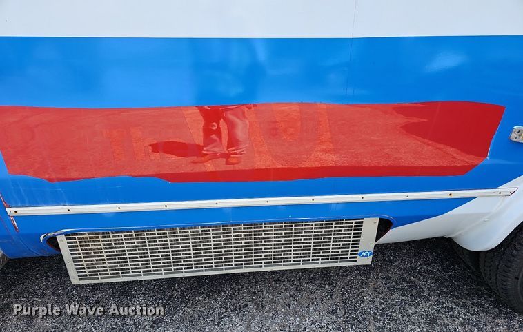 image for item DM1651 2014 Eldorado National Aerotech Ford 220 shuttle bus