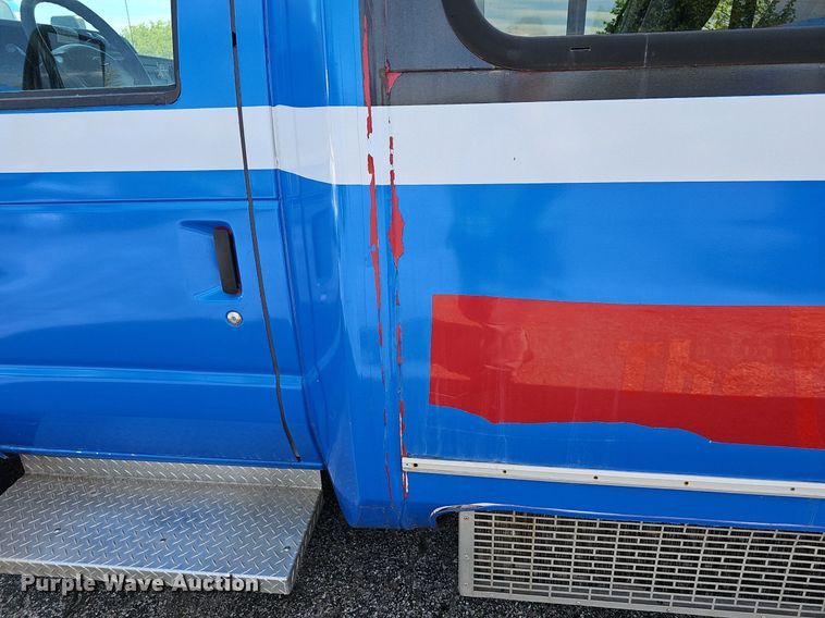 image for item DM1651 2014 Eldorado National Aerotech Ford 220 shuttle bus