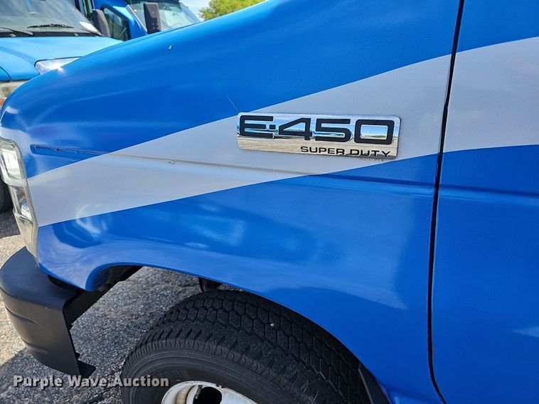 image for item DM1651 2014 Eldorado National Aerotech Ford 220 shuttle bus