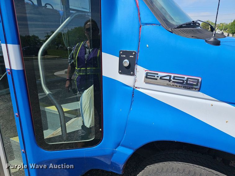 image for item DM1651 2014 Eldorado National Aerotech Ford 220 shuttle bus