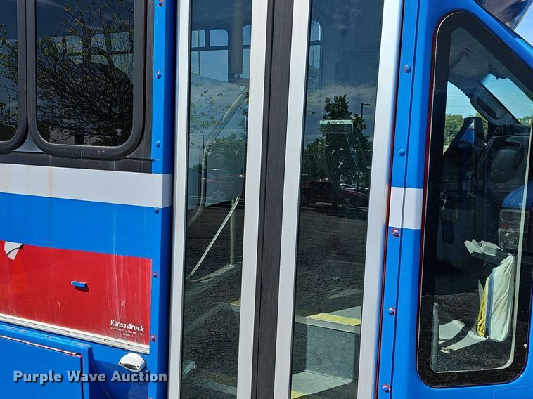 image for item DM1651 2014 Eldorado National Aerotech Ford 220 shuttle bus