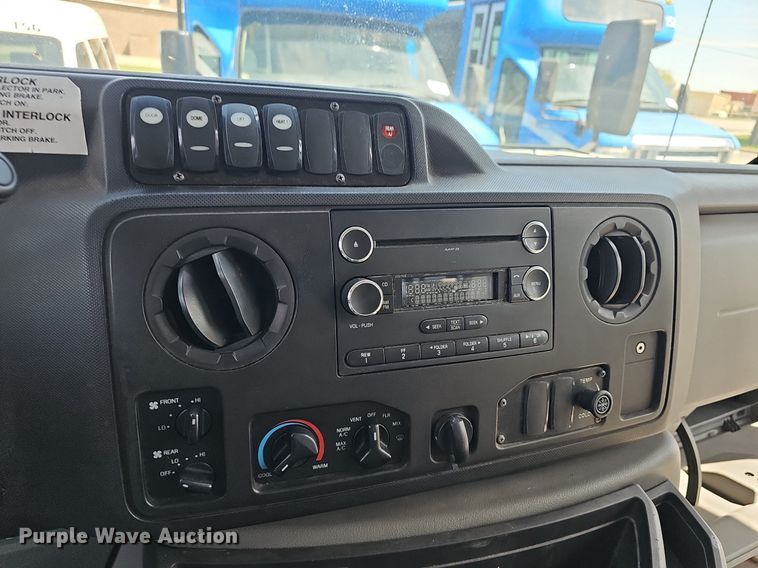 image for item DM1651 2014 Eldorado National Aerotech Ford 220 shuttle bus