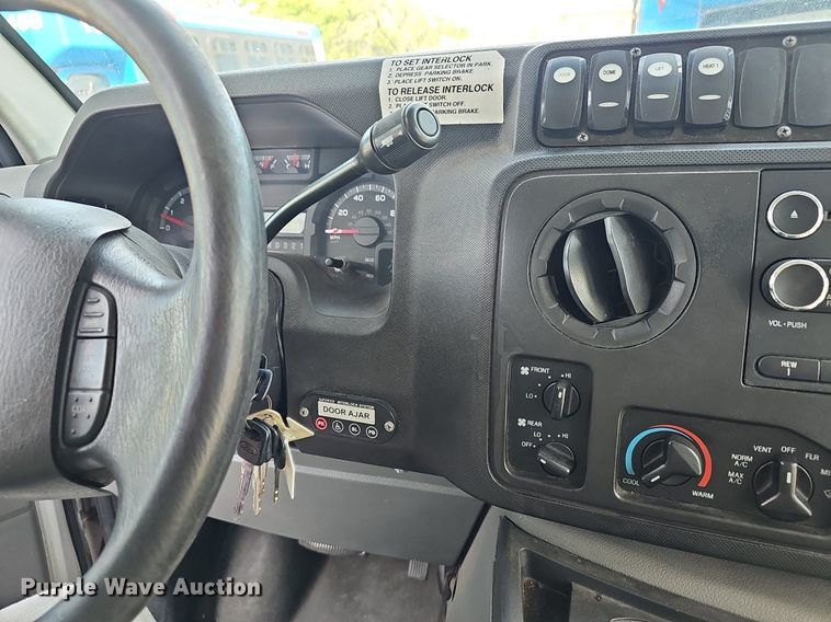 image for item DM1651 2014 Eldorado National Aerotech Ford 220 shuttle bus