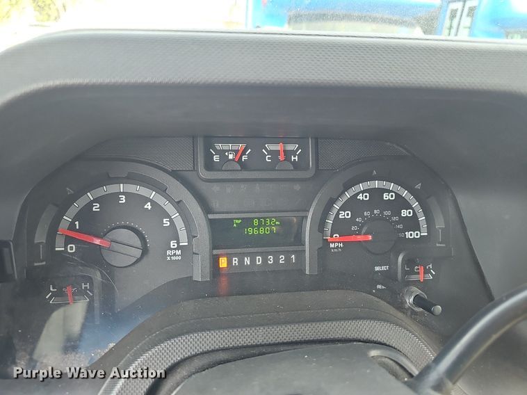 image for item DM1651 2014 Eldorado National Aerotech Ford 220 shuttle bus