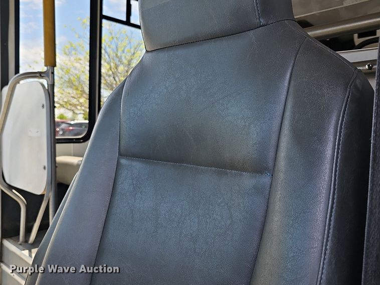 image for item DM1651 2014 Eldorado National Aerotech Ford 220 shuttle bus