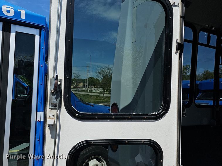 image for item DM1651 2014 Eldorado National Aerotech Ford 220 shuttle bus